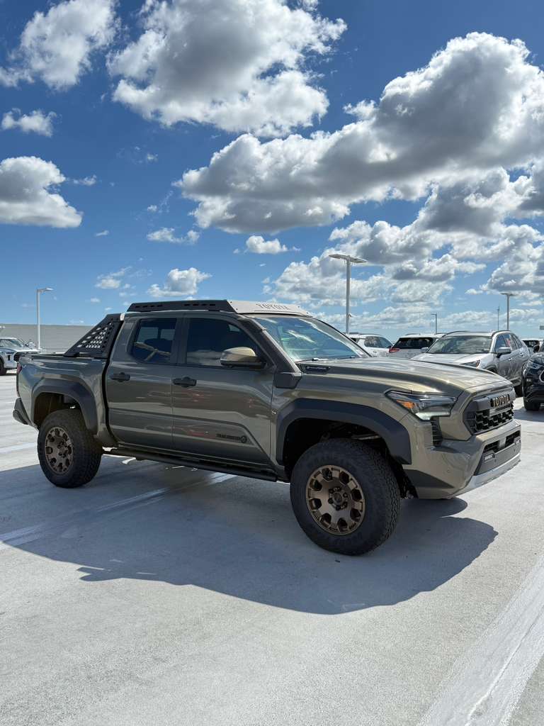 Toyota Tacoma Trailhunter Hybrid 2026